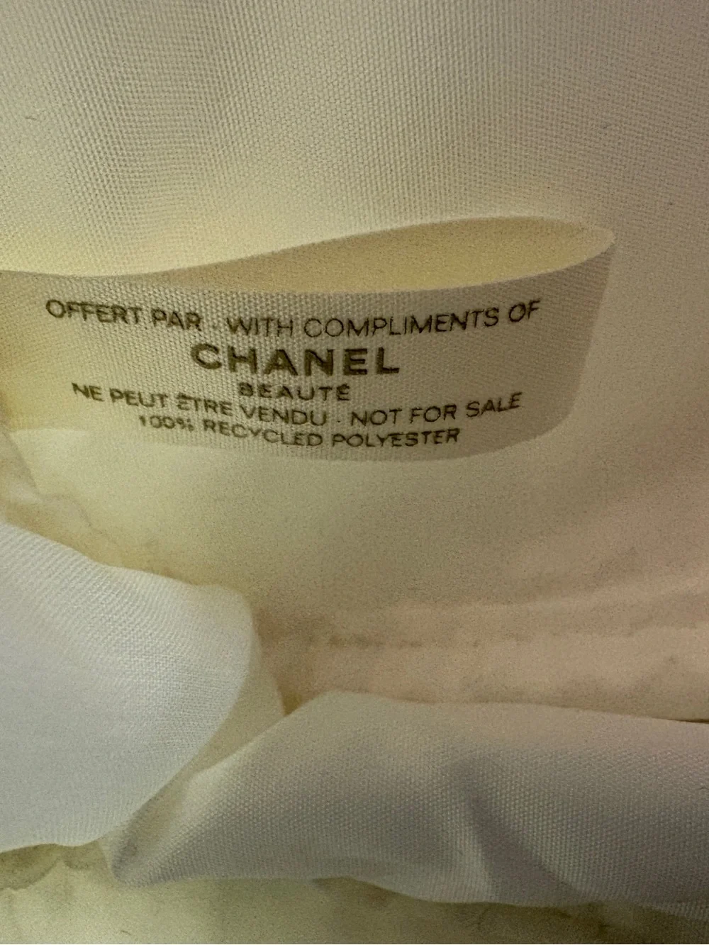 CHANEL Beauté White Cosmetic Pouch
